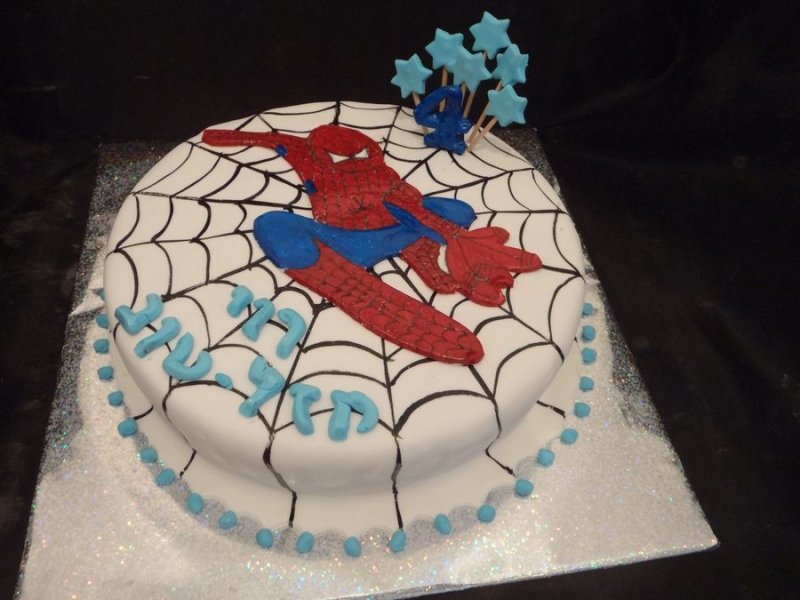 ספיידרמן עוגת יום הולדת לבן