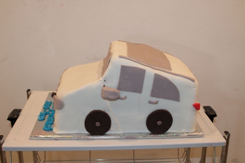 עוגה ליום הולדת מכונית כעוגה