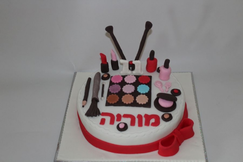 עוגת יום הולדת איפור