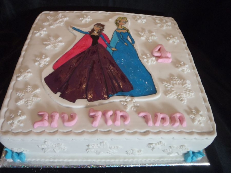 עוגת יום הולדת בנות אנא ואלזה