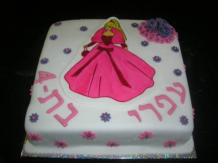 עוגת יום הולדת בנות ברבי נסיכה