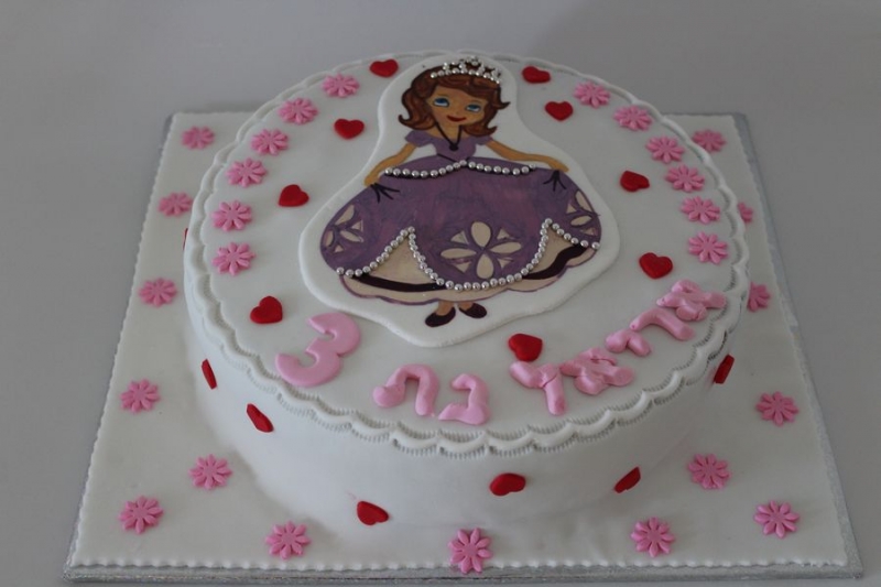 עוגת יום הולדת בנות הנסיכה סופייה