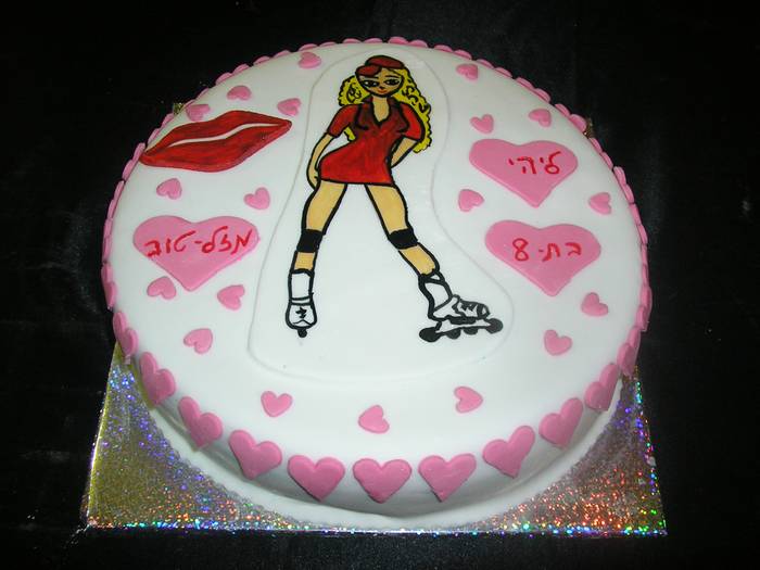 עוגת יום הולדת בנות רולר בליידס