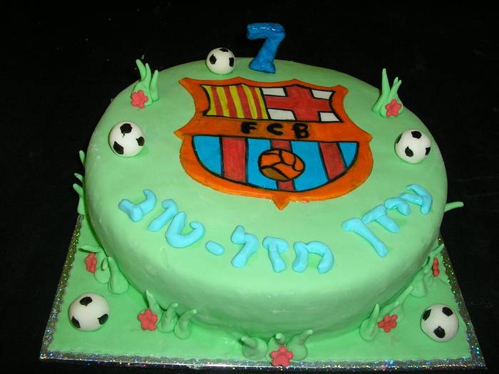 עוגת יום הולדת ברצלונה לבנים