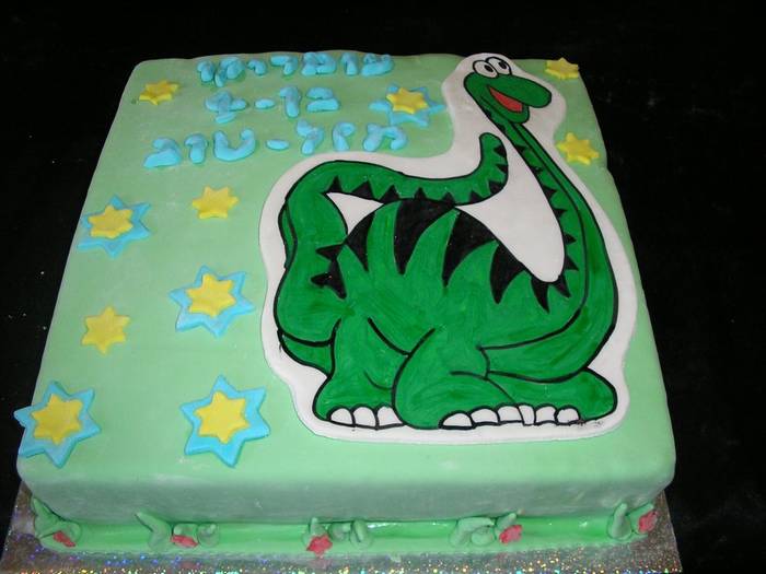 עוגת יום הולדת דינוזאור דרקון