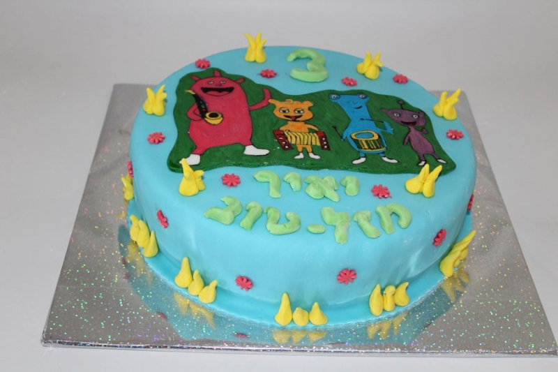 עוגת יום הולדת דמויות של קטני