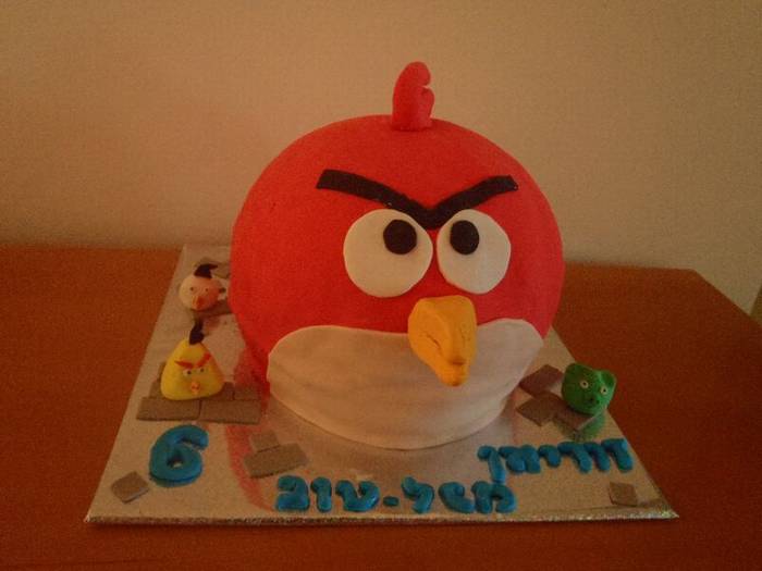 עוגת יום הולדת הנגרי ברדס ציפורים עצבניות מפוסלת כ עוגה לבנים