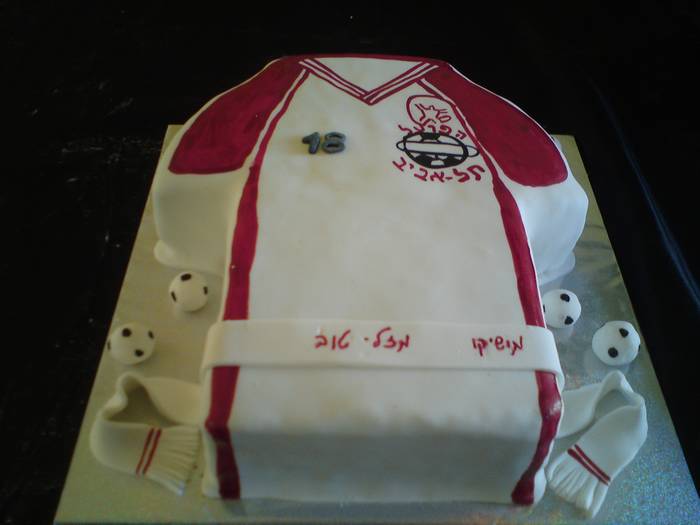 עוגת יום הולדת חולצה כעוגה של הפועל תל אביב כדורגל