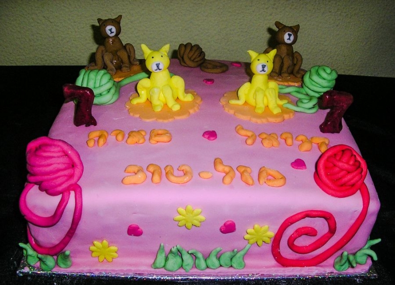 עוגת יום הולדת חתולים מפוסלים