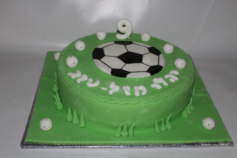 עוגת יום הולדת כדור כדורגל מעוצב