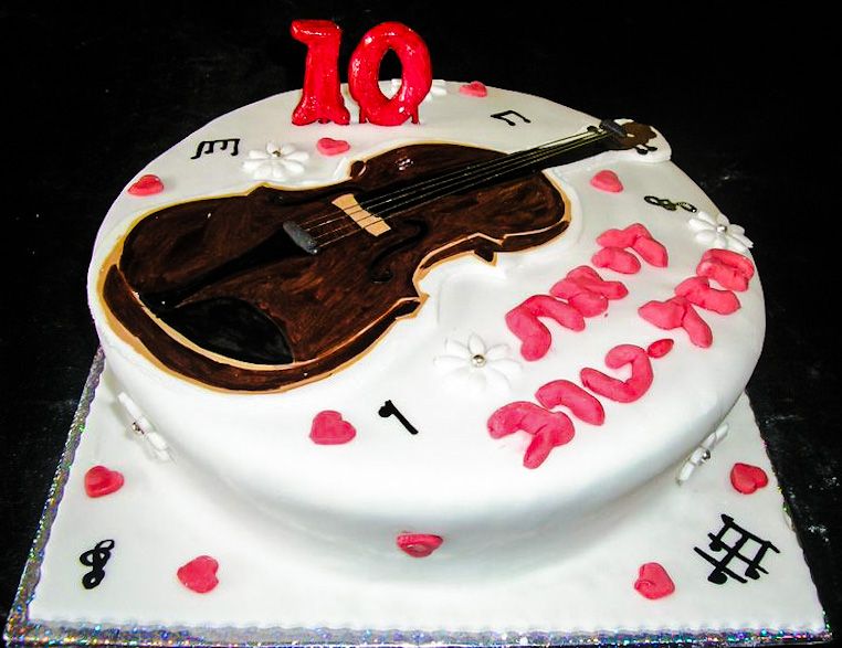 עוגת יום הולדת כינור מעוצב