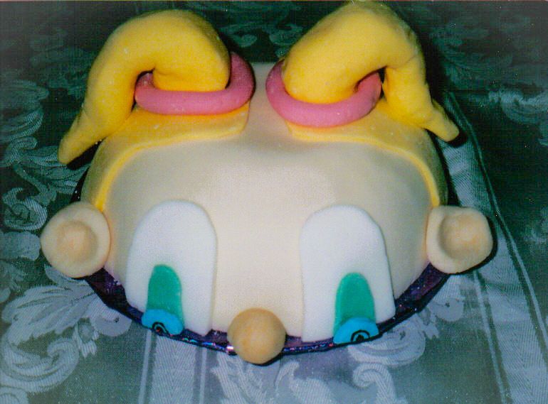עוגת יום הולדת לבנות חצי ראש