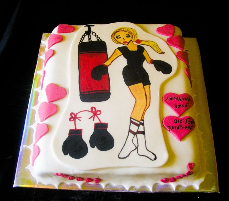 עוגת יום הולדת לבנות מתאגרפת