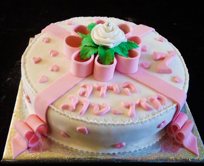 עוגת יום הולדת לבנות מתנה