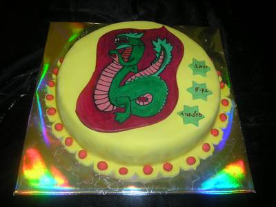 עוגת יום הולדת לבנים דינוזאור דרקון