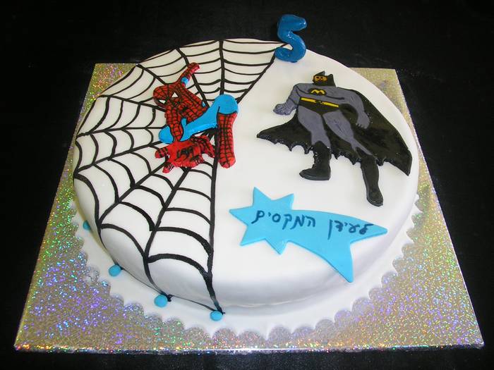 עוגת יום הולדת לבנים ספיידרמן ו באטמן