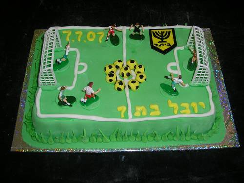 עוגת יום הולדת לבת מגרש כדורגל ביתר ירושליים