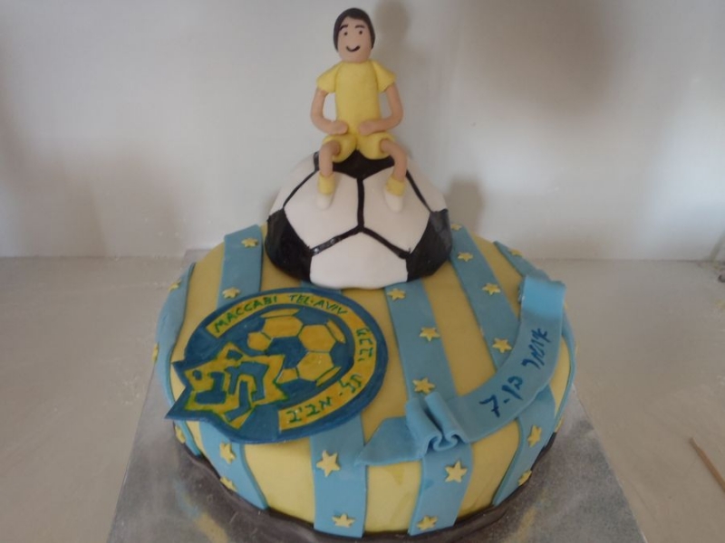 עוגת יום הולדת מכבי תל אביב כדור כדורגל ילד בפיסול ולוגו