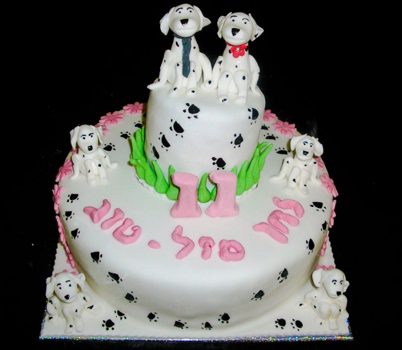 עוגת יום הולדת מפוסלת כלבים דלמטיים