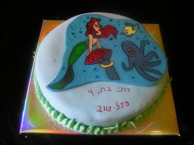 עוגת יום הולדת עגולה בת הים הקטנה