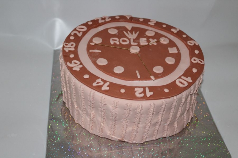 עוגת יום הולדת שעון כעוגה