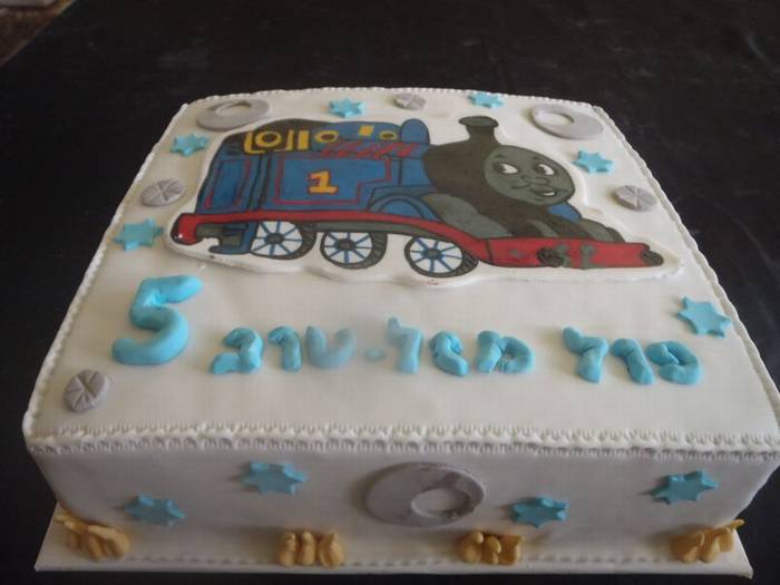 עוגת יום הולדת תומס הקטר